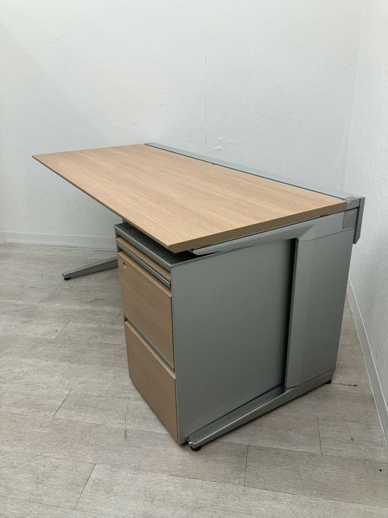 オカムラPROSTAGE CREST(プロステージクレスト)シリーズ 1500平デスク+ワゴンセット 商品画像2