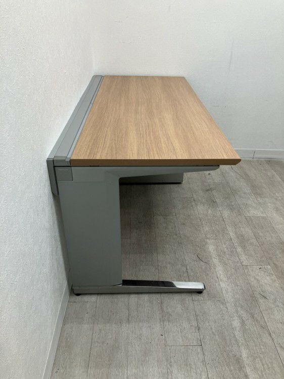 オカムラPROSTAGE CREST(プロステージクレスト)シリーズ 1500平デスク+ワゴンセット 商品画像4