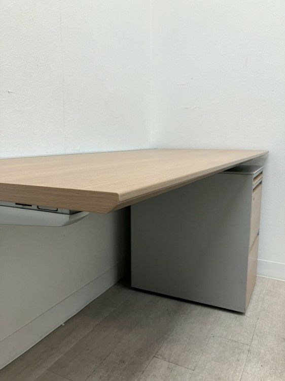 オカムラPROSTAGE CREST(プロステージクレスト)シリーズ 1500平デスク+ワゴンセット 商品画像8