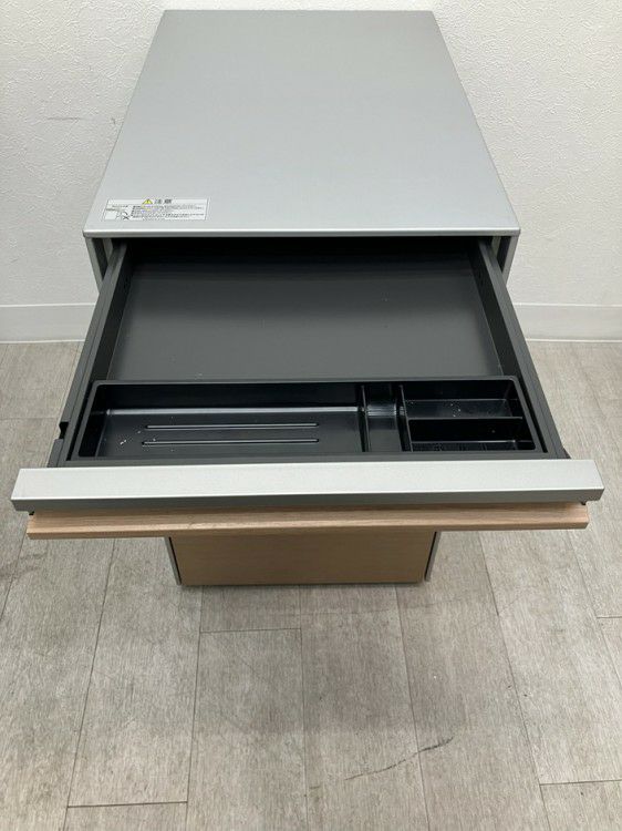 オカムラPROSTAGE CREST(プロステージクレスト)シリーズ 1500平デスク+ワゴンセット 商品画像15