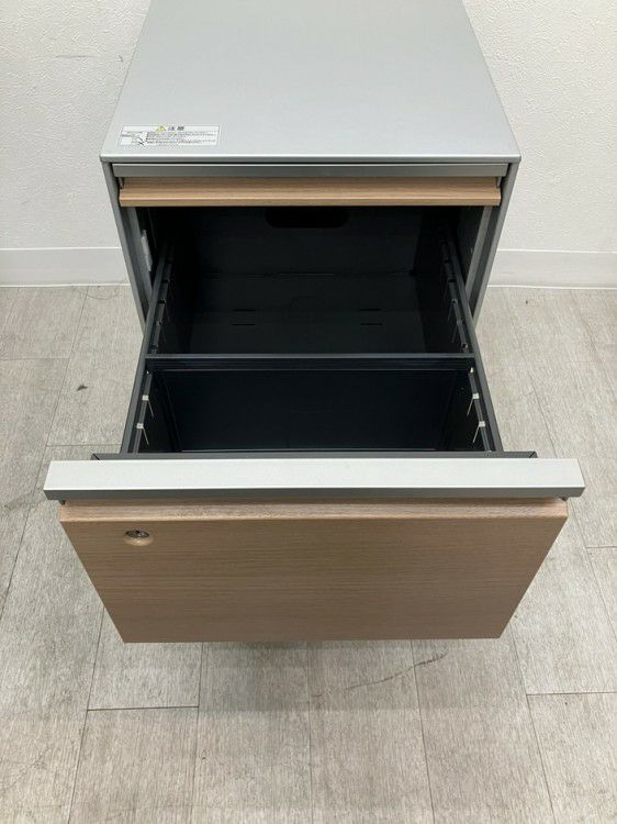 オカムラPROSTAGE CREST(プロステージクレスト)シリーズ 1500平デスク+ワゴンセット 商品画像16