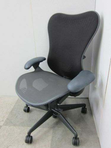 HermanMiller（ハーマンミラー）Mirra 2 Chairs/ミラ2チェア 肘付きミラ2チェア 商品画像1