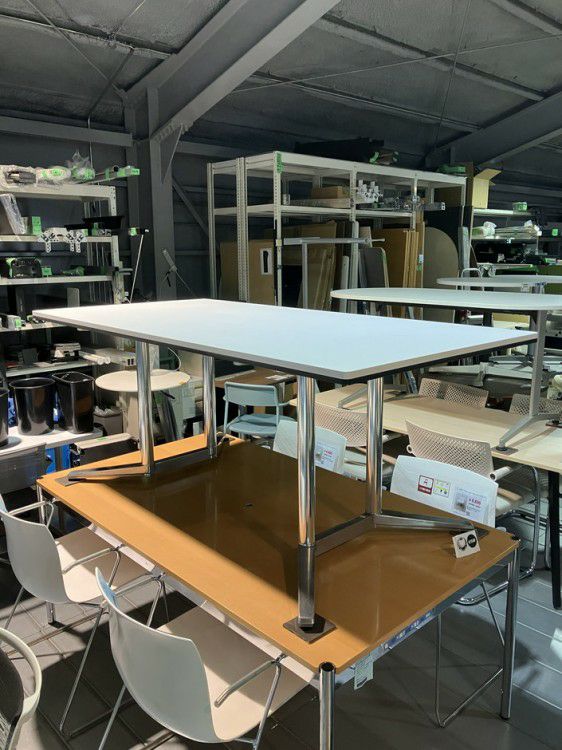 オカムララティオ2シリーズ 1800ミーティングテーブル 商品画像1