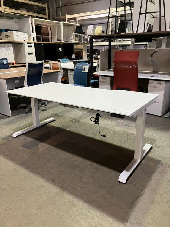 コクヨSEQENCE(シークエンス)シリーズ 1750電動昇降デスク 商品画像1