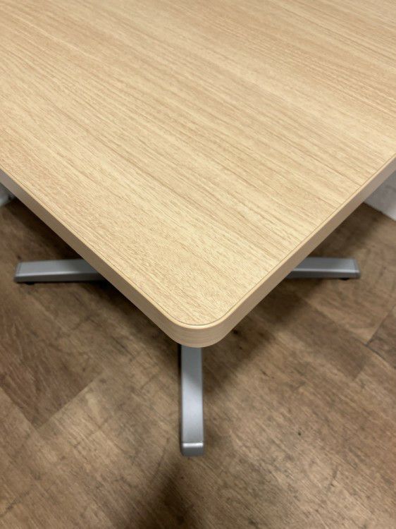 オカムラ8177シリーズ 角テーブル 商品画像3