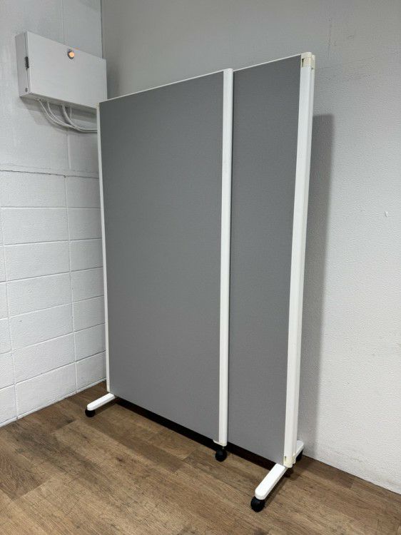 コクヨパネルスクリーンSシリーズ 3連折畳パーテーション 商品画像2