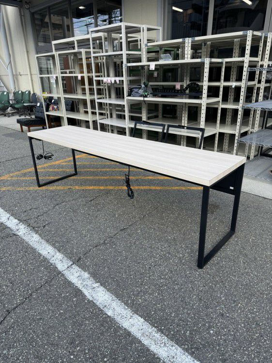 オカムラAlt Piazza(アルトピアッツァ)シリーズ カウンターテーブル 商品画像1