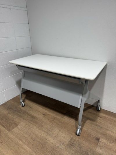 コクヨエピファイ(EPIPHY)シリーズ 平行スタックテーブル 商品画像1