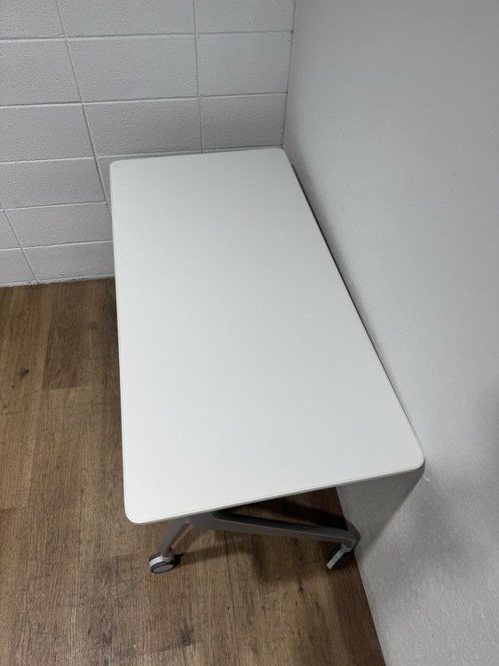 コクヨエピファイ(EPIPHY)シリーズ 平行スタックテーブル 商品画像2