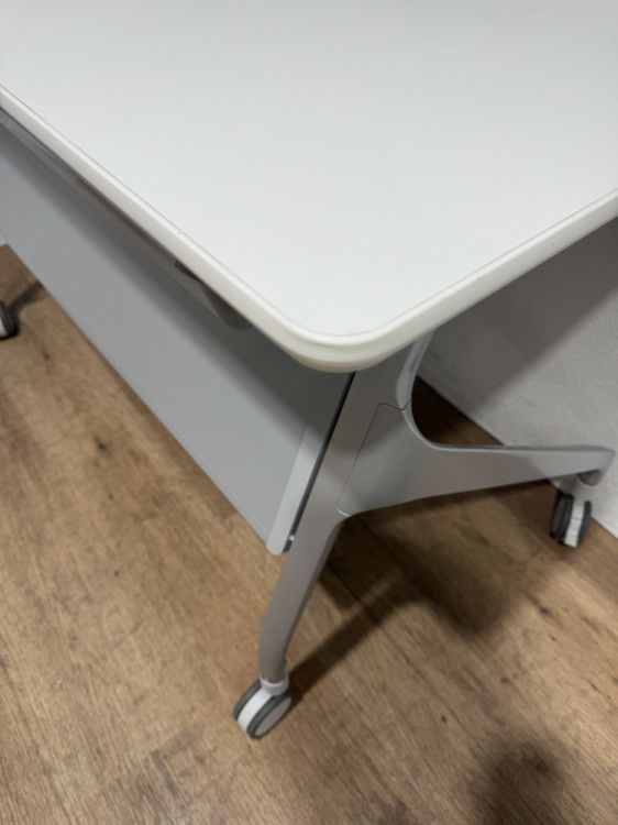 コクヨエピファイ(EPIPHY)シリーズ 平行スタックテーブル 商品画像3