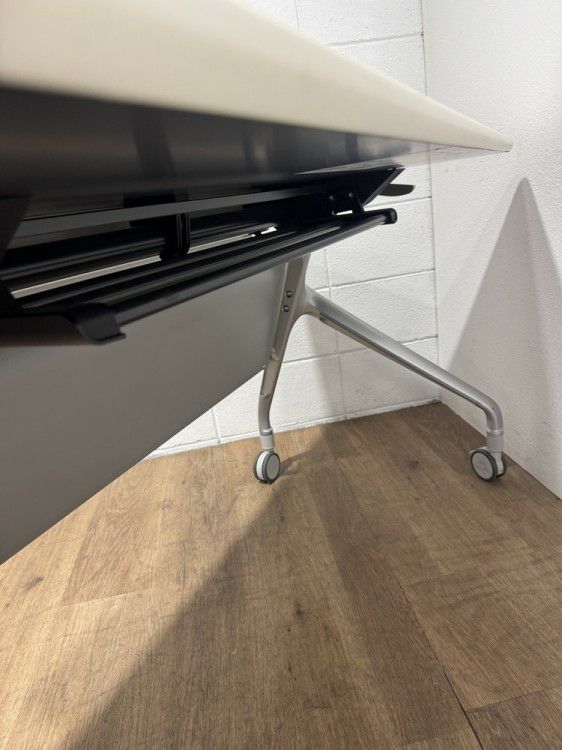 コクヨエピファイ(EPIPHY)シリーズ 平行スタックテーブル 商品画像6