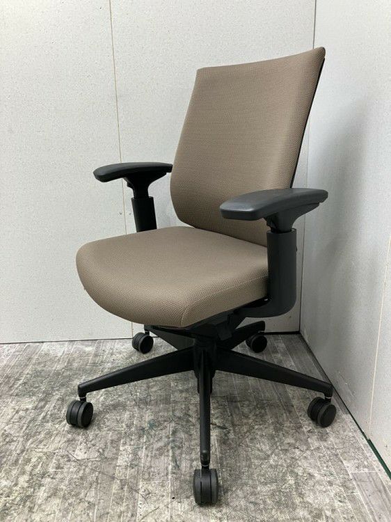 コクヨWizard3(ウィザード3)チェア 可動肘付ウィザード3チェア 商品画像1