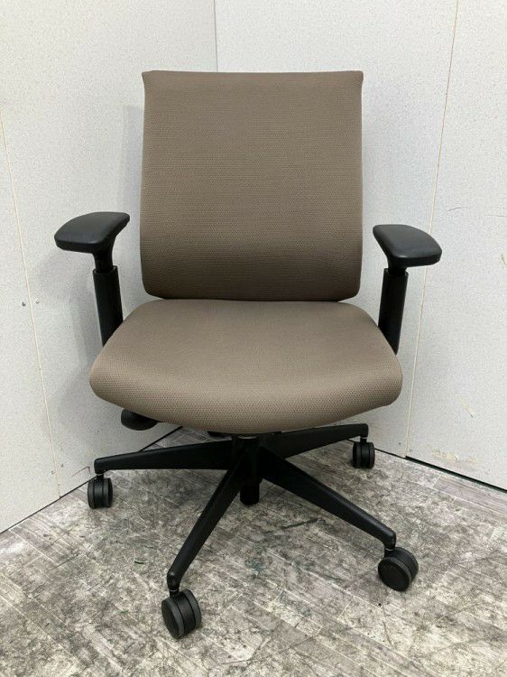 コクヨWizard3(ウィザード3)チェア 可動肘付ウィザード3チェア 商品画像2