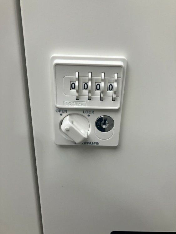 オカムラピクスラインシリーズ ダイヤル式4人用パーソナルロッカー 商品画像3