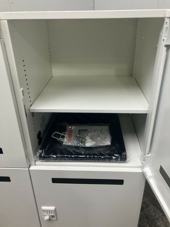 オカムラピクスラインシリーズ ダイヤル式4人用パーソナルロッカー 商品画像4