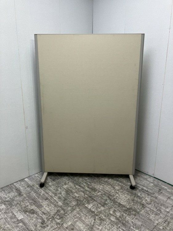 コクヨキャスター付きパーティション 商品画像1