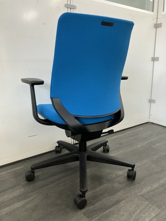 コクヨミトラチェア 固定肘付ミトラチェア 商品画像2