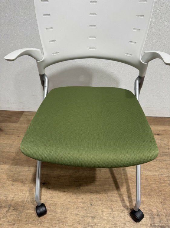 イトーキマノス(MANOSS)シリーズ ネスティングチェア 商品画像4