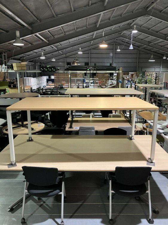 オカムラAption Free(アプションフリー)シリーズ 2100ミーティングテーブル 商品画像2