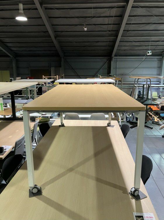 オカムラAption Free(アプションフリー)シリーズ 2100ミーティングテーブル 商品画像3