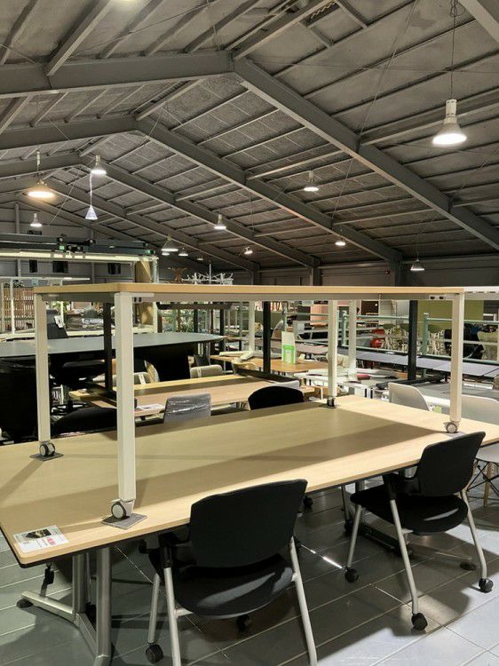 オカムラAption Free(アプションフリー)シリーズ 2100ミーティングテーブル 商品画像4