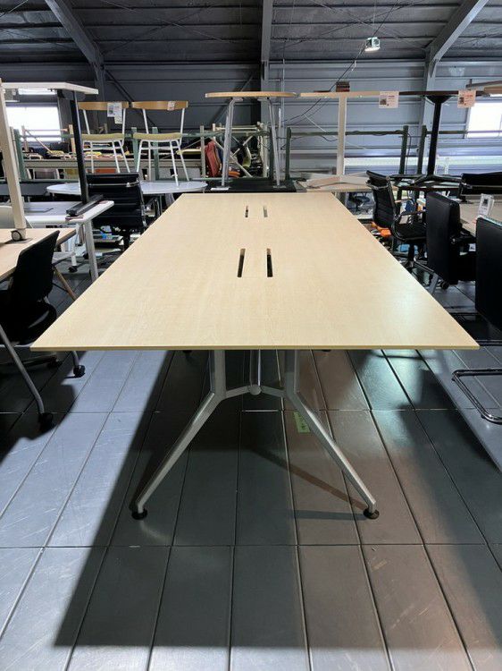 イトーキDDシリーズ 3200ミーティングテーブル 商品画像4