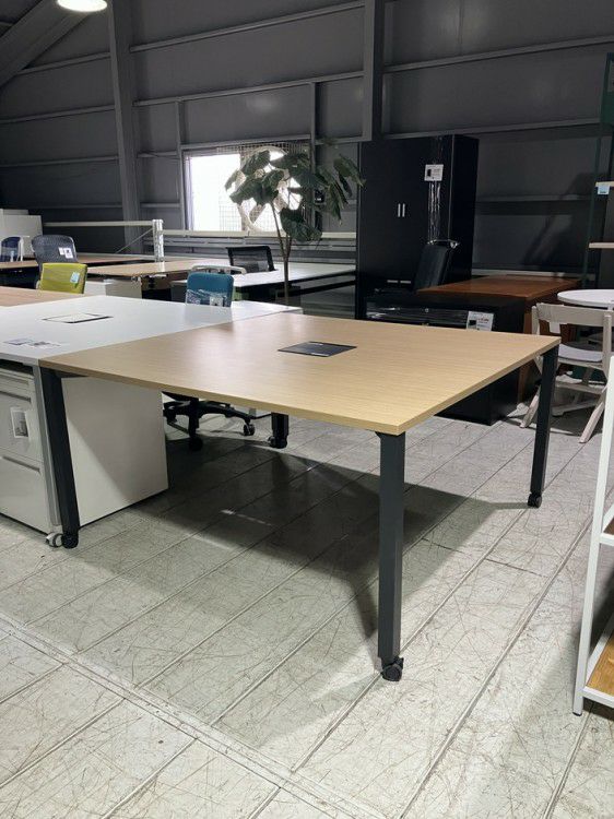 イトーキアクトリンクシリーズ 1400ワークテーブル 商品画像1