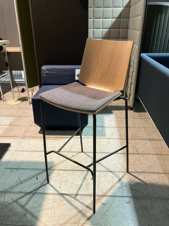 ウチダ（内田洋行）NEUT(ニュート)シリーズ+Hazel(ヘーゼル)シリーズ 1800カウンターテーブル+ハイチェア2脚セット 商品画像10