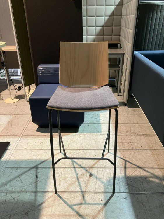 ウチダ（内田洋行）NEUT(ニュート)シリーズ+Hazel(ヘーゼル)シリーズ 1800カウンターテーブル+ハイチェア2脚セット 商品画像11