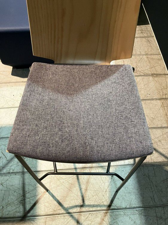 ウチダ（内田洋行）NEUT(ニュート)シリーズ+Hazel(ヘーゼル)シリーズ 1800カウンターテーブル+ハイチェア2脚セット 商品画像16