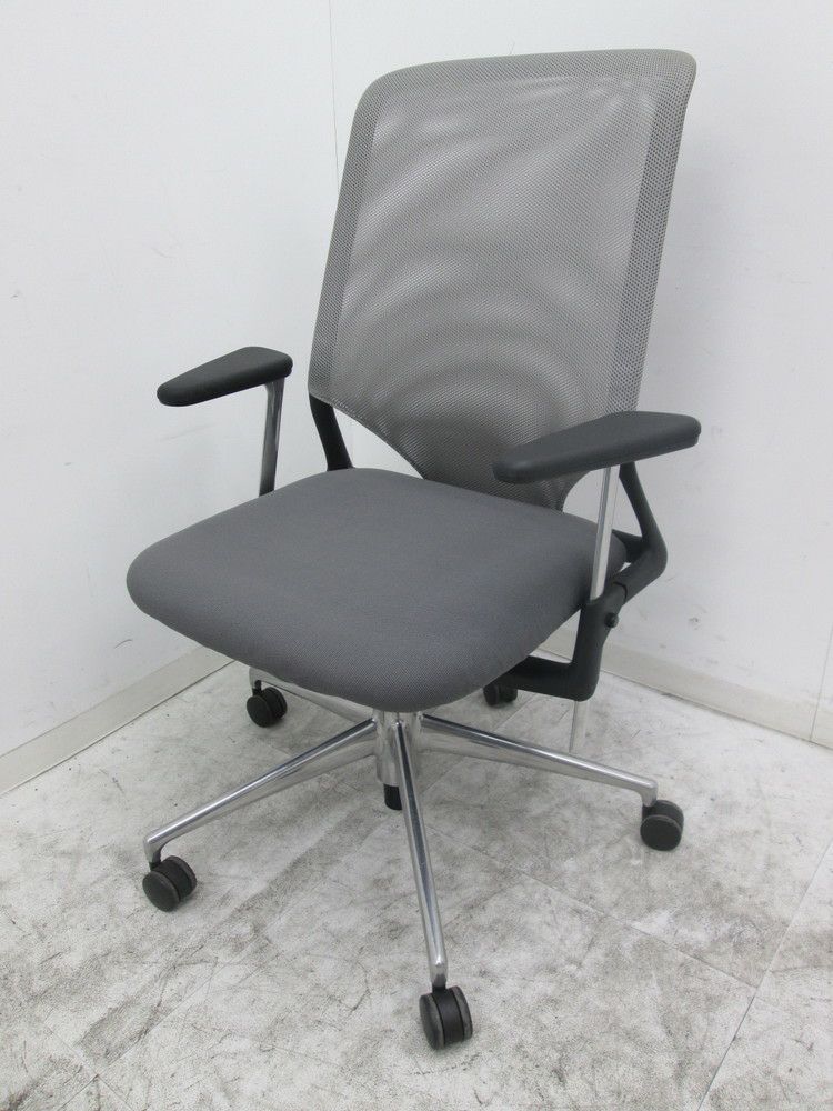 Vitra（ヴィトラ）Meda Chair (メダ チェア) 肘付メダ2チェア 商品画像1