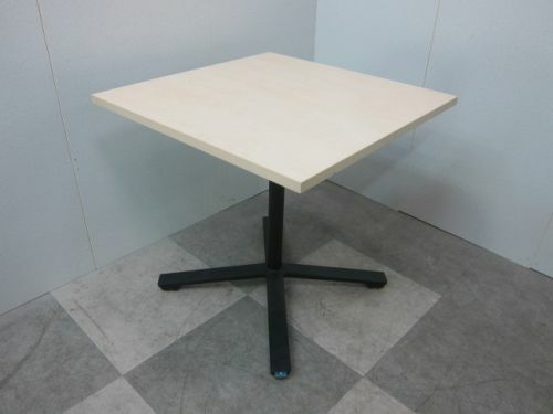 コクヨビエナ（VIENA）シリーズ 750角テーブル 商品画像1