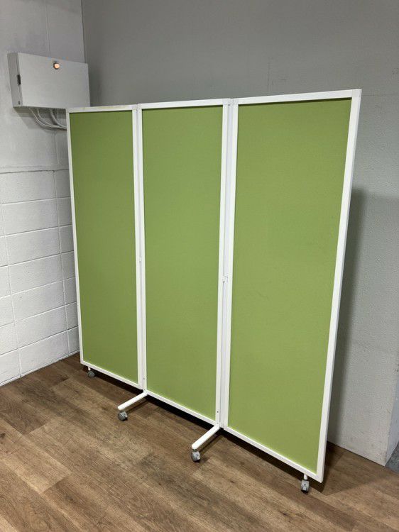 3連折畳パーテーション 商品画像1