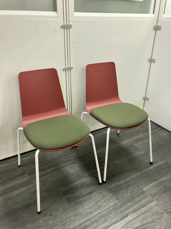 コクヨMycket(ミケット)シリーズ ミーティングチェア2脚セット 商品画像1