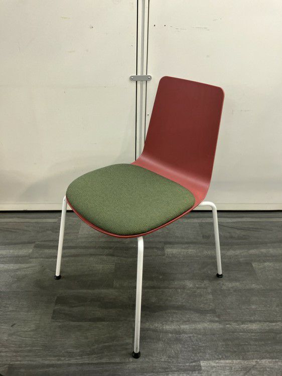 コクヨMycket(ミケット)シリーズ ミーティングチェア2脚セット 商品画像2