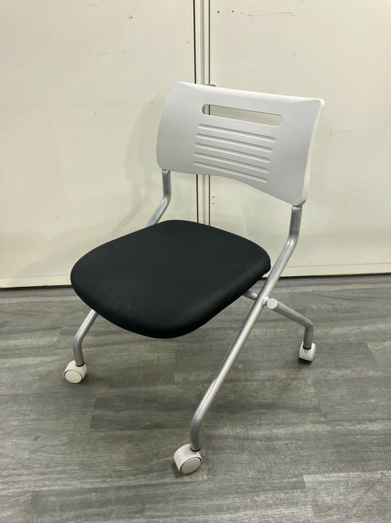 井上金庫ネスティングチェア 商品画像1