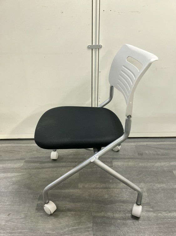 井上金庫ネスティングチェア 商品画像3