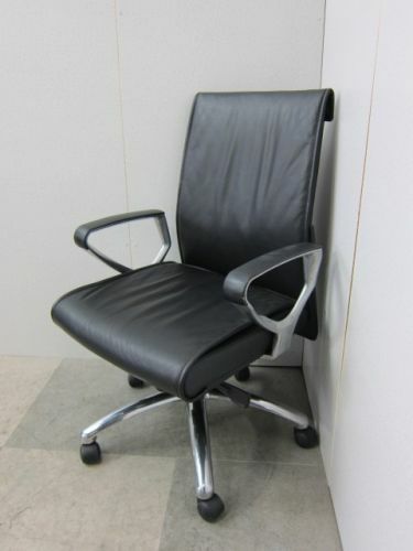 トヨスチール 固定肘付エグゼクティブチェア