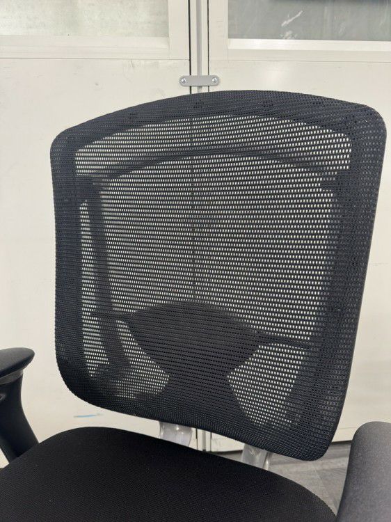 オカムラコンテッサ（Contessa）チェア 可動肘付コンテッサチェア 商品画像3