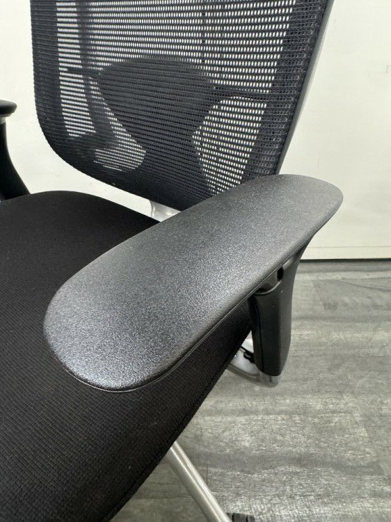 オカムラコンテッサ（Contessa）チェア 可動肘付コンテッサチェア 商品画像6