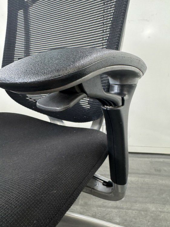 オカムラコンテッサ（Contessa）チェア 可動肘付コンテッサチェア 商品画像8