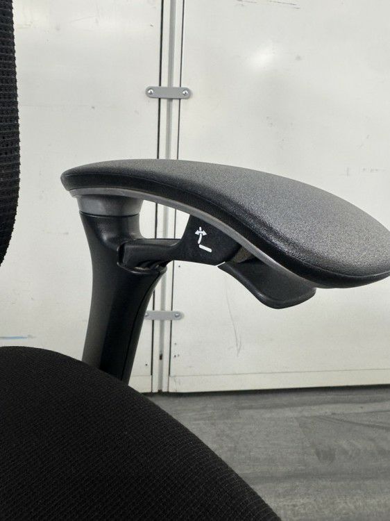 オカムラコンテッサ（Contessa）チェア 可動肘付コンテッサチェア 商品画像10