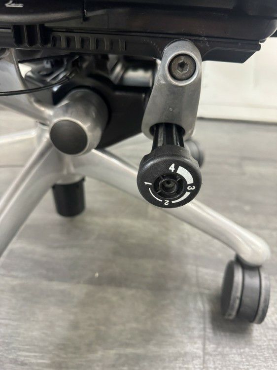 オカムラコンテッサ（Contessa）チェア 可動肘付コンテッサチェア 商品画像11