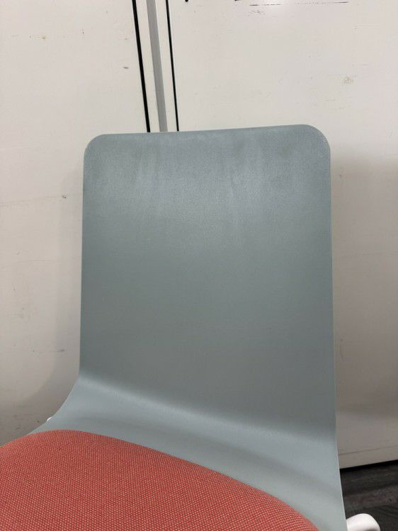 コクヨMycket(ミケット)シリーズ スタッキングチェア2脚セット 商品画像4