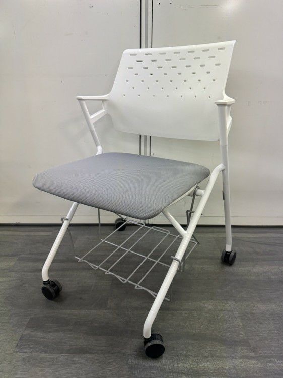 コクヨビエナ（VIENA）シリーズ ネスティングチェア6脚セット 商品画像1