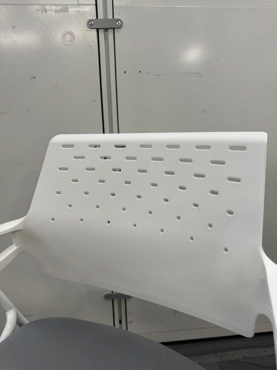 コクヨビエナ（VIENA）シリーズ ネスティングチェア6脚セット 商品画像3