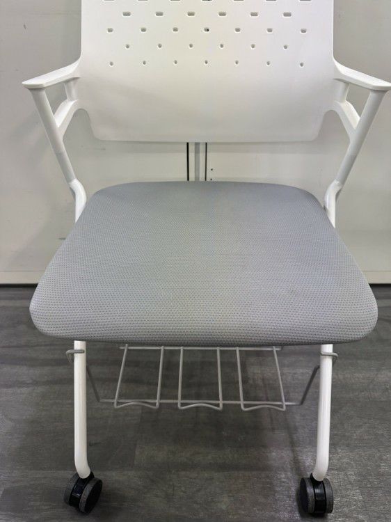 コクヨビエナ（VIENA）シリーズ ネスティングチェア6脚セット 商品画像4