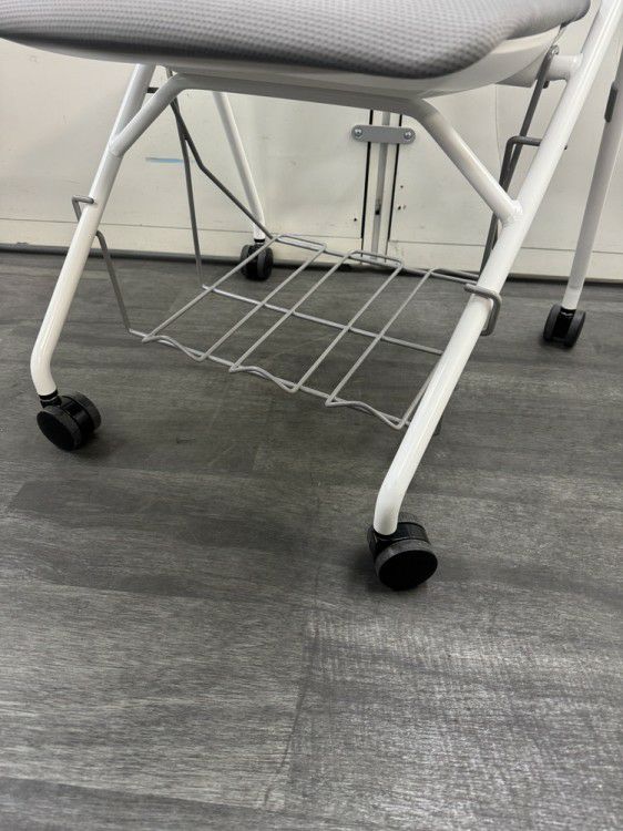 コクヨビエナ（VIENA）シリーズ ネスティングチェア6脚セット 商品画像5