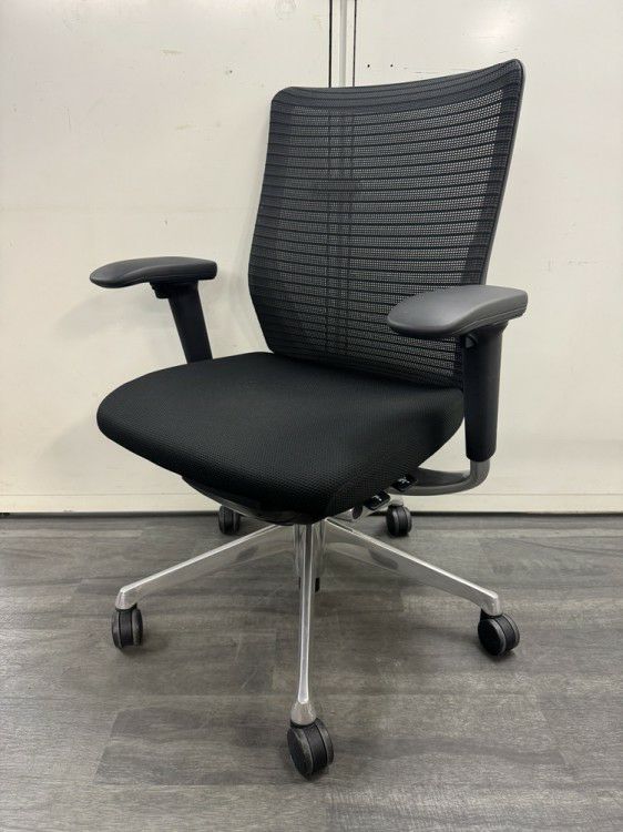 オカムラChoral（コーラル）チェア 可動肘付コーラルチェア 商品画像1