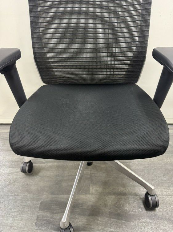 オカムラChoral（コーラル）チェア 可動肘付コーラルチェア 商品画像4